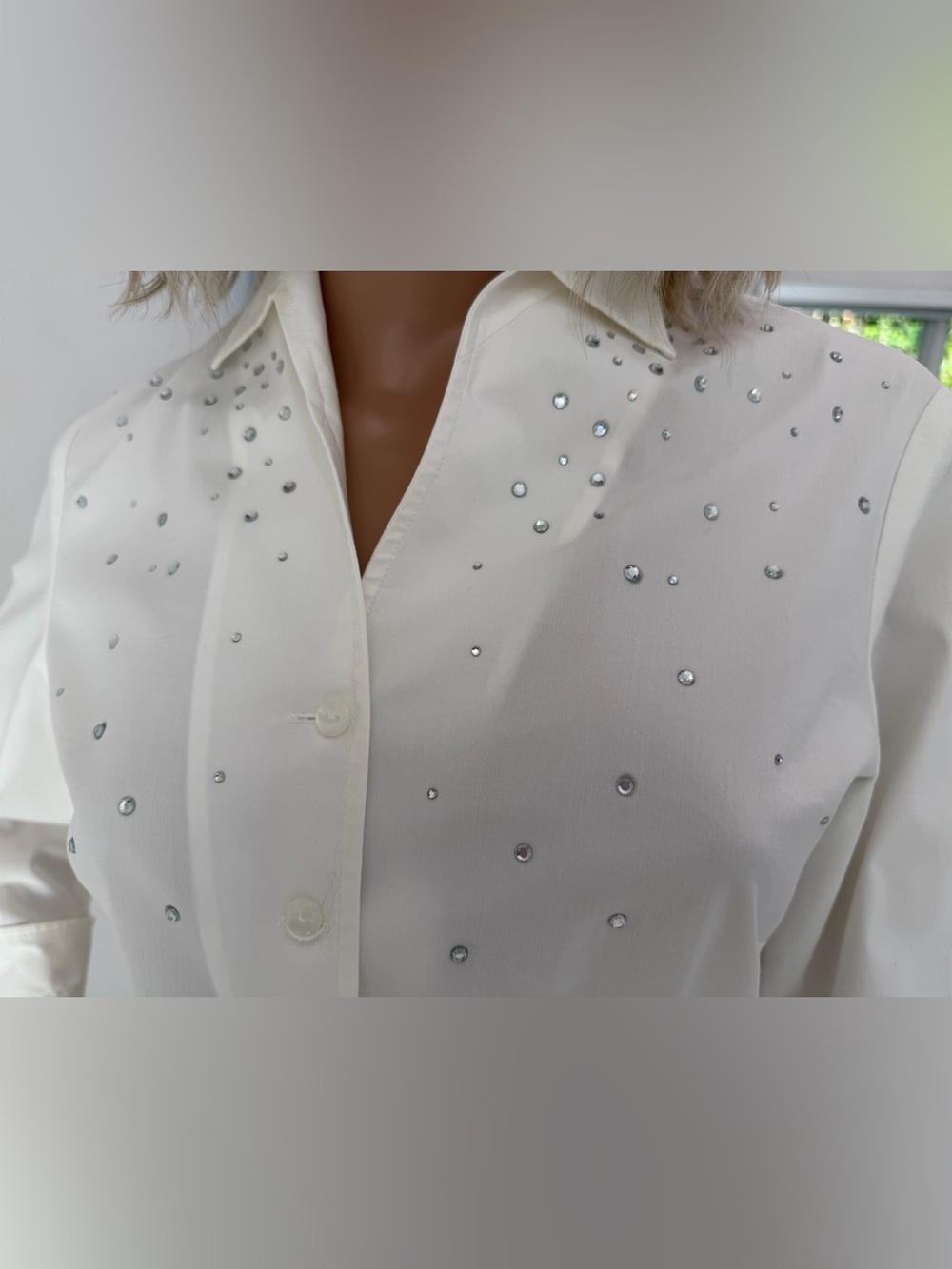 Pretty Nine West White Embellished Button-Front Blouse with Crystals, Size 6 - Picture 9 of 12